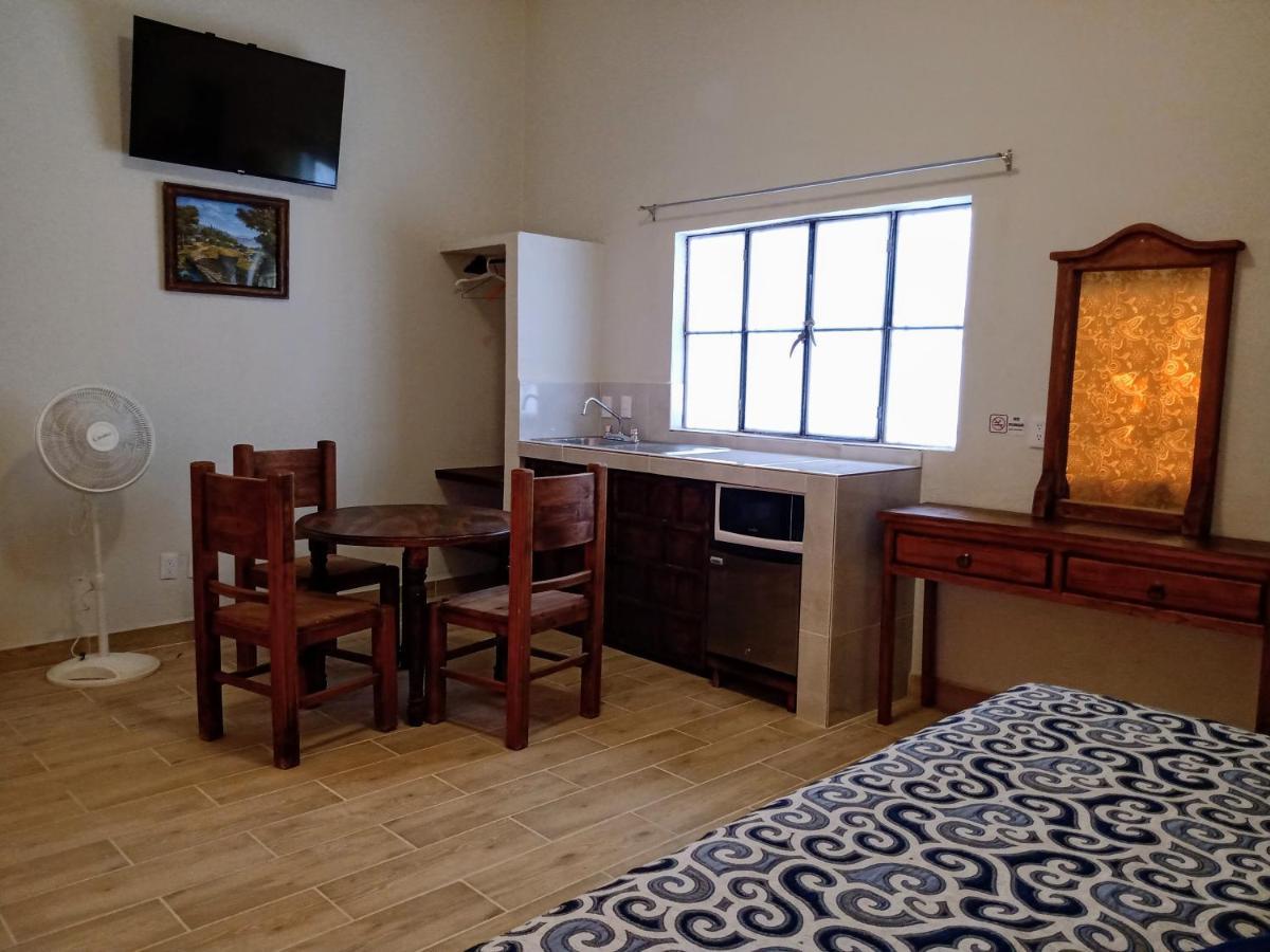 Hotel Dona Chela En Кальвильо Экстерьер фото